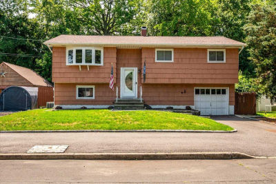 58 Helen Avenue, Smithtown, NY, USA