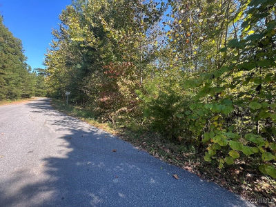 12 Booth St #12H Farmville, VA 23901