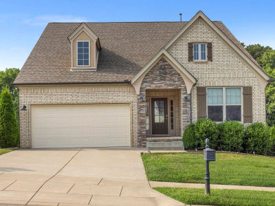 2008 Hedgelawn Dr Lebanon, TN 37087