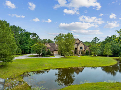 3520 Lakefront Drive