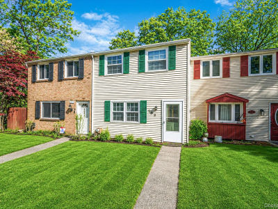 102 Hill Spur Calverton, NY 11933