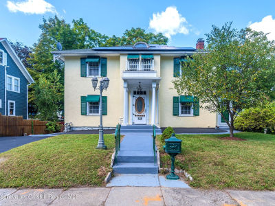 12 Woodside Pl Lloyd, NY 12528