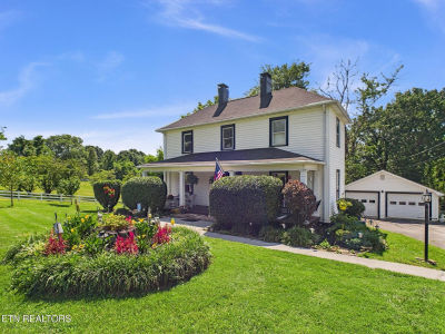 3287 Town Creek Rd W Lenoir City, TN 37771