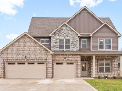 1147 Chagford Dr Clarksville, TN 37043