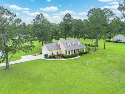 421 Drake Dr Douglas, GA 31535