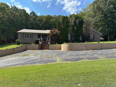 234 N Greenway Dr Trinity, AL 35673