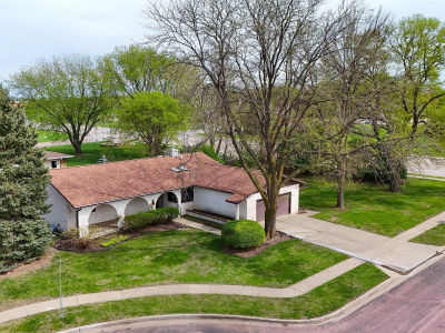709 Brooks Dr Vermillion, SD 57069