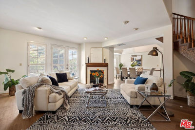 18135 Burbank Blvd UNIT 6 Tarzana, CA 91356