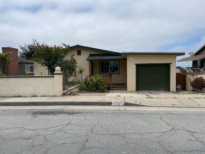 1777 Luzern St Seaside, CA 93955