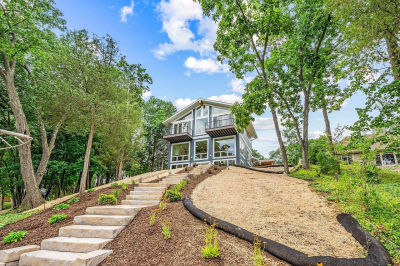 2828 N Interlaken Dr Oconomowoc, WI 53066