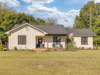 993 Highway 17 Epps, LA 71237