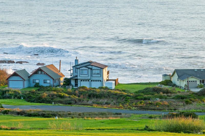 86 Steelhead Ct Whitethorn, CA 95589