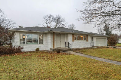 302 S Linn St Roland, IA 50236