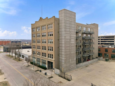 112 11th St APT 203 Des Moines, IA 50309