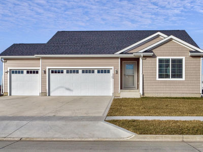 508 Wicker Dr Huxley, IA 50124