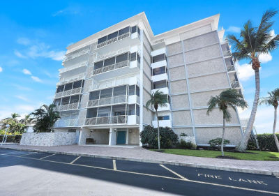 60 Pelican St W #407 Naples, FL 34113