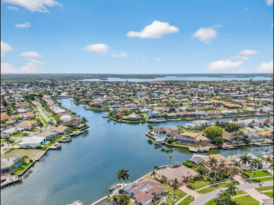 1585 Jamaica Ct Marco Island, FL 34145