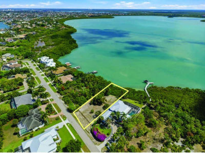 821 Caxambas Dr Marco Island, FL 34145