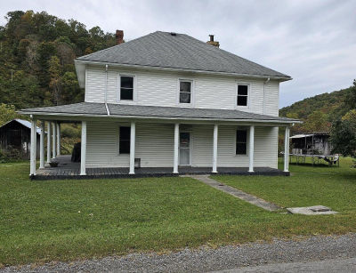 1949 Stinking Lick Rd Ballard, WV 24918