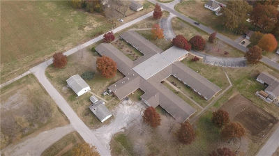 511 N Western Ave Girard, KS 66743