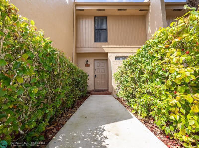 1424 NW 97th Ter #280 Pembroke Pines, FL 33024