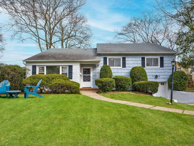 3 Beachway St Port Washington, NY 11050