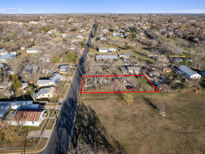 503 W Alamo St Elgin, TX 78621