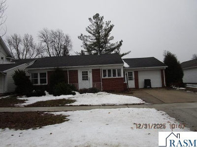 322 N Galbraith St Blue Earth, MN 56013