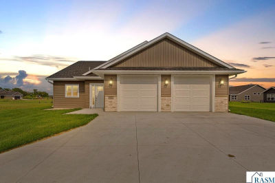 105 Gray Fox Path Eagle Lake, MN 56024