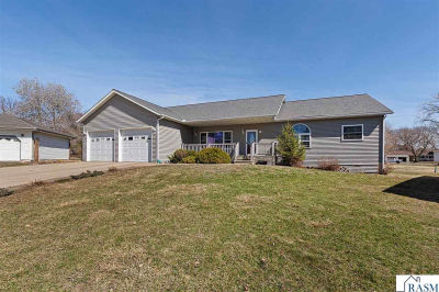 1010 5th St N Saint James, MN 56081