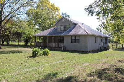 441 County Road 4240 Bronson, TX 75930