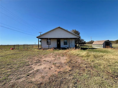 100 Debra Dr Tipton, OK 73570
