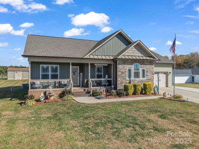 2238 Mintew Cir Lincolnton, NC 28092