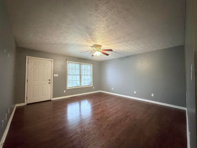 221 Woodview Dr Nicholasville, KY 40356