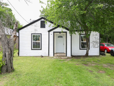 1011 Clay St Nocona, TX 76255