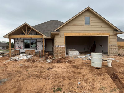 200 Camellia Cir Noble, OK 73068