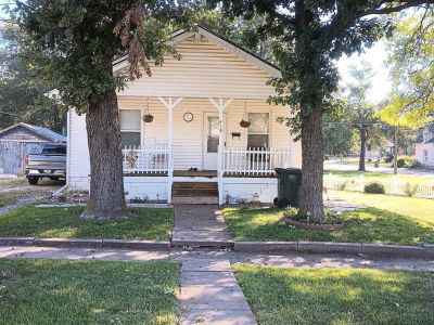 418 S East Ave Lyons, KS 67554