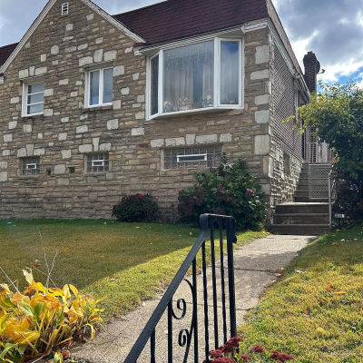 2828 Holme Ave Philadelphia, PA 19152