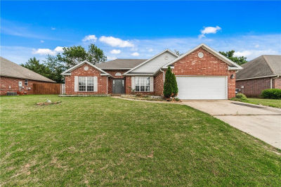 2977 Kings Dr Springdale, AR 72764