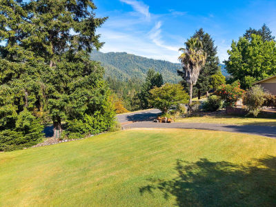 475 Forest View Dr Willow Creek, CA 95573