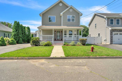 71 Kaveney Street, Chicopee, MA, USA