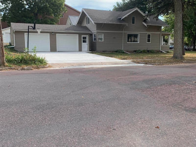 402 E 7th St Dell Rapids, SD 57022