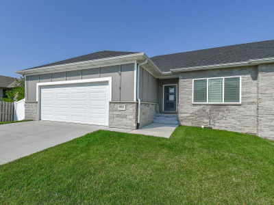 8915 S 75th St Lincoln, NE 68516