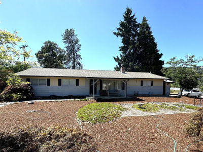 166 Peacock Ln Myrtle Creek, OR 97457