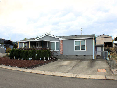 124 SE Country Side Ln Winston, OR 97496
