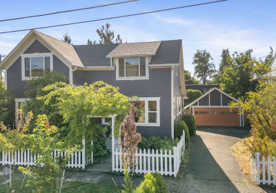 349 S 6th St Cottage Grove, OR 97424