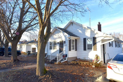 215-217 W Haertel St Portage, WI 53901