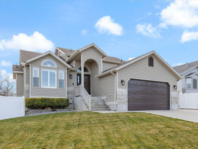 5751 Early Dawn Dr West Jordan, UT 84081