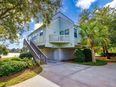 362 Retreat Beach Cir Pawleys Island, SC 29585