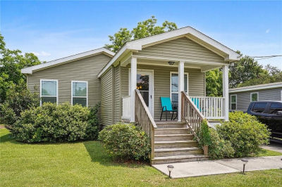 117 Planters Canal Rd Belle Chasse, LA 70037